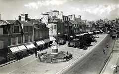 50 Villedieu Les Poeles Place de la Republique I